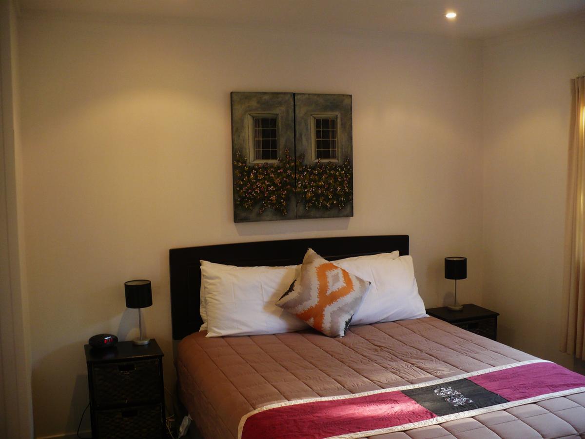 Nut Point Cottage West Melton Екстер'єр фото